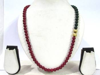 Maroon green beads necklace 1