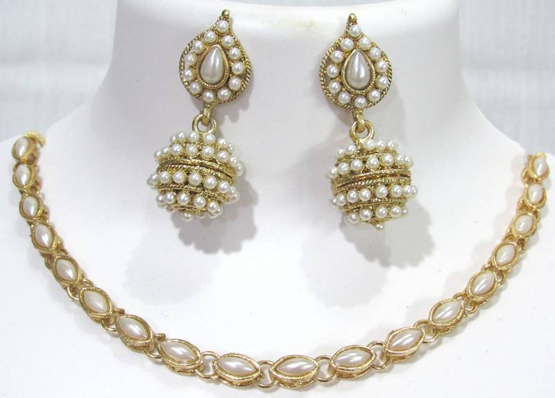 Single line pearl necklace set