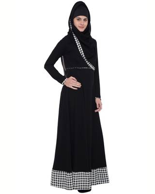 Black And White Kashiboo Printed Islamic Abaya 3