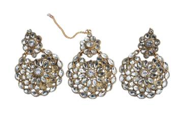 White stone studded round motif earrkings with maang tikka set for women 1