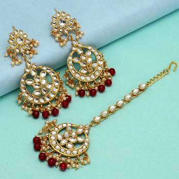 Maroon Color Imitation Peral Kundan Earrings With Maang Tikka 2