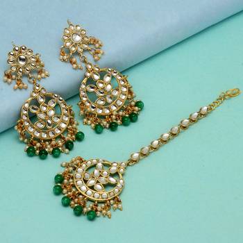 Green color imitation peral kundan earrings with maang tikka 2
