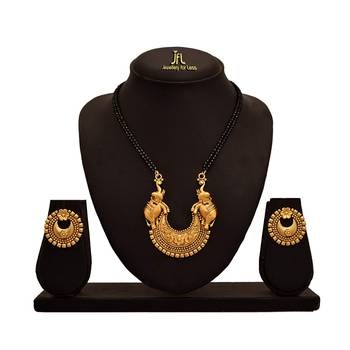 Gold mangalsutra 2