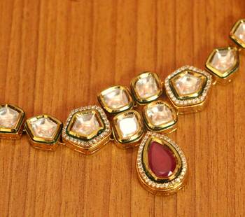 Red Kundan Ruby Yellow Gold Bajuband 2
