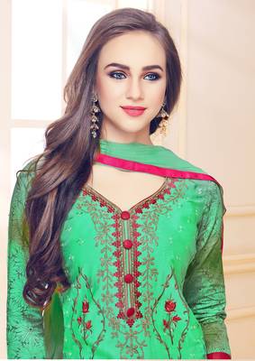Green embroidered cotton salwar with dupatta 2