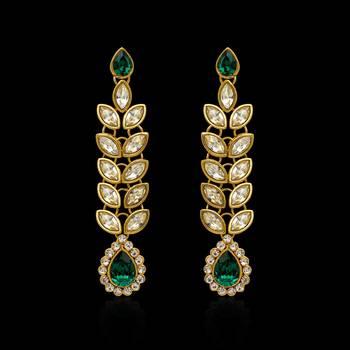 Festive Special Green Color Kundan Earrings 3