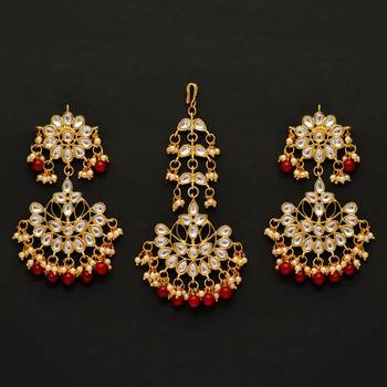 Maroon Color Kundan Earrings With Maang Tikka 1