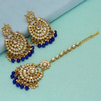 Blue Color Kundan Earrings With Maang Tikka 2