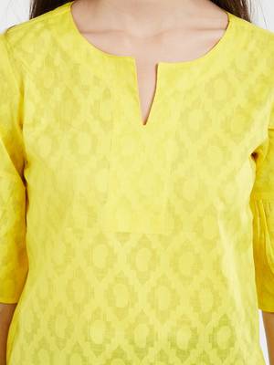 Yellow jaquard  top with a flaired sleeve with gathers 5