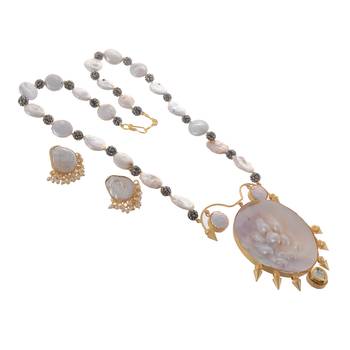 White Contemporary Look Designer Necklace 1