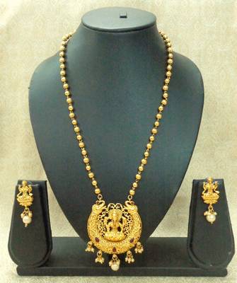 Kempu High Gold Plated Laxmi Temple Pendant Earring Set 1