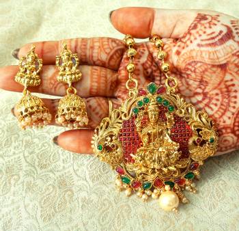 Kempu Green High Gold Plated Laxmi Temple Pendant Earring Set 2