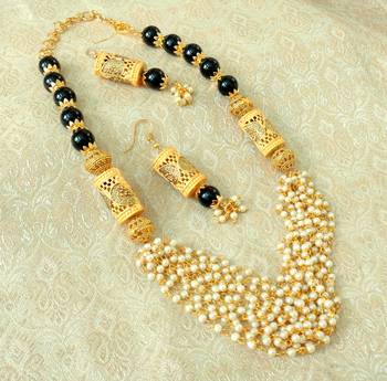 Elegent Black Brass Pearl Beaded Mala Necklace Set 1