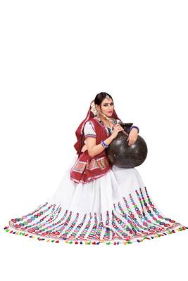 White Embroidered Cotton Navratri Lehenga Chaniya Choli 2