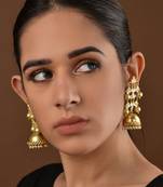 Gold Plated Kundan And Pearls Jhumka