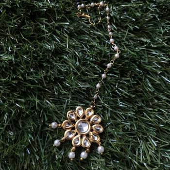 Kundan Flower Mangtikka 2