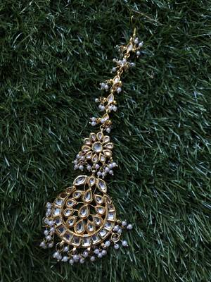 Gold Maang Tikka 2