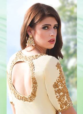 White Embroidered Cotton Salwar With Dupatta 3