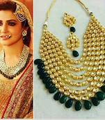 Anushka Sharma Kundan Polki And Green Stones Necklace Set