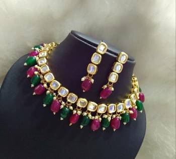 Red And Green Onyx Uncut Kundan Necklace Set 1