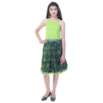 Green Cotton Printed Set of Skirt and Top for Girls 1