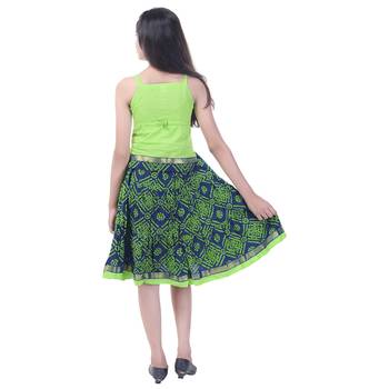 Green Cotton Printed Set of Skirt and Top for Girls 2