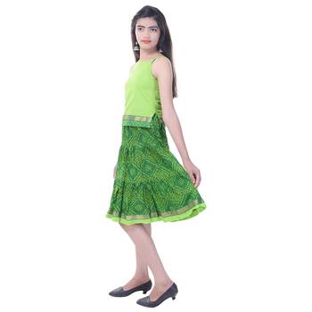 Green Cotton Printed Set of Skirt and Top for Girls 3