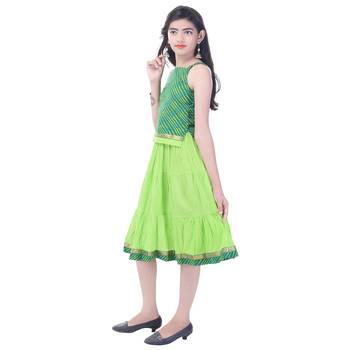 Green Cotton Printed Set of Skirt and Top for Girls 3