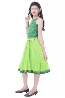 Green Cotton Printed Set of Skirt and Top for Girls