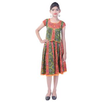 Multicolor Cotton Printed Set of Skirt and Top for Girls 1