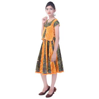 Multicolor Cotton Printed Set of Skirt and Top for Girls 3