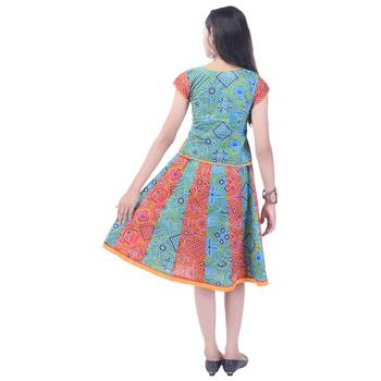 Multicolor Cotton Printed Set of Skirt and Top for Girls 2