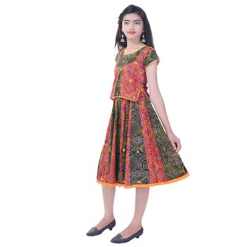 Multicolor Cotton Printed Set of Skirt and Top for Girls 3