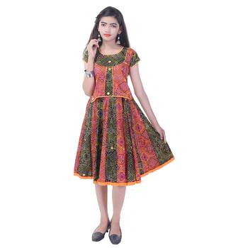 Multicolor Cotton Printed Set of Skirt and Top for Girls 4