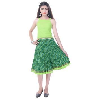 Green Cotton Printed Set of Skirt and Top for Girls 1