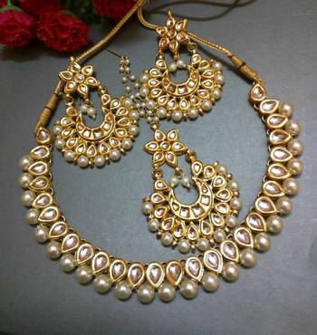 Kundan And Shell Pearls Necklace Chandbaali Set 1