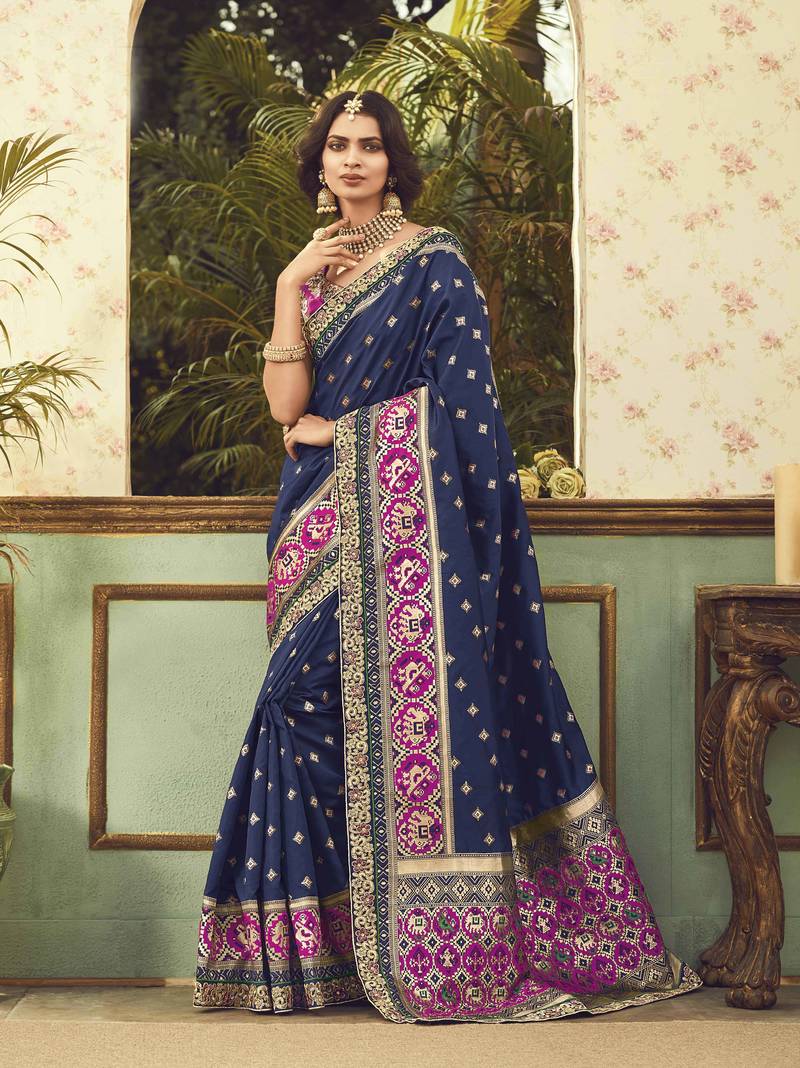 Women's Silk Blend Blue Printed Designer Saree With Blouse Piece main image 0