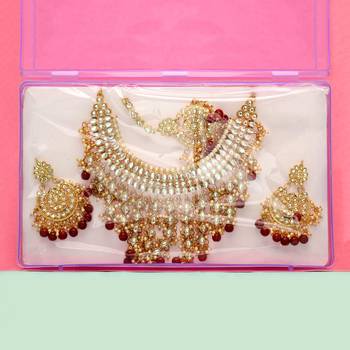 Maroon Color Imitation Pearl Kundan Necklace With Earring And Maang Tikka 3