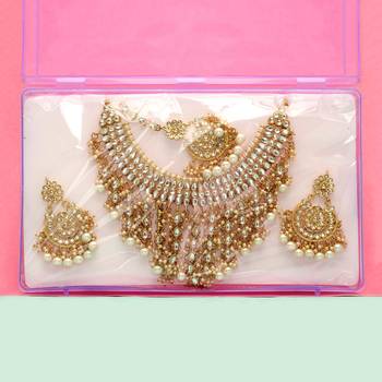 White Color Imitation Pearl Kundan Necklace With Earring And Maang Tikka 3