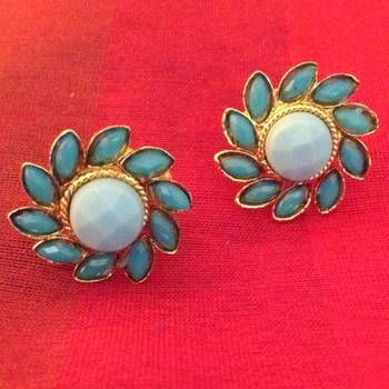 Traditional south INDIA Stone Kundan bollywood studs set in golden base 1