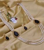 White pearl necklace-sets