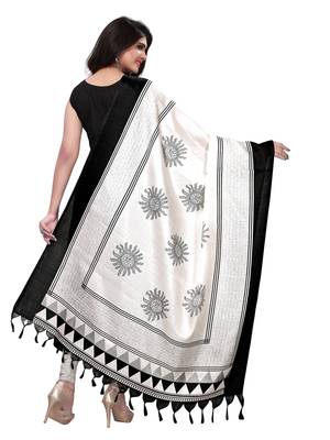 Black Color Bhagalpuri Printed Women'S Dupatta 3