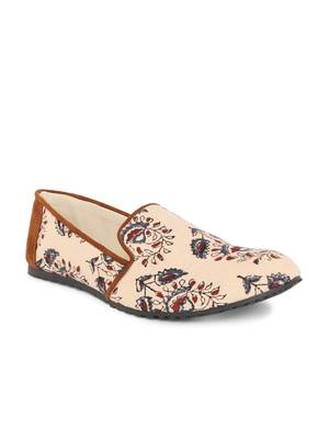 Men's Off White& Brown TPR Sole Material Printed Moccasins Slip Ons 2