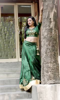 Dark green embroidered art silk stitched lehenga with dupatta 2