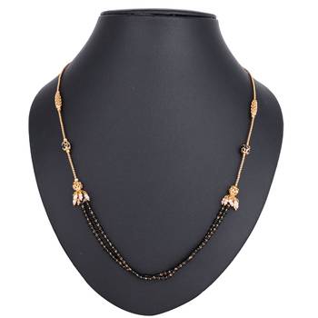 Gold emerald  mangalsutra 1