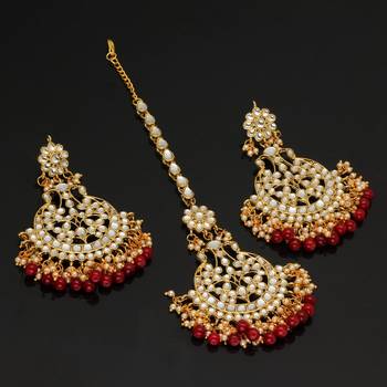 Maroon Color Imitation Peral Beautiful Kundan Earrings With Maang Tikka For Women 2