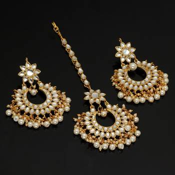 White Color Imitation Peral Kundan Earrings With Maang Tikka 2