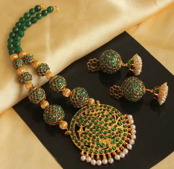 Beautiful Green Kemp Balls Agate Temple Necklace Set 1