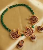 Beautiful Kemp Green Moon Designer Pendant Necklace Set