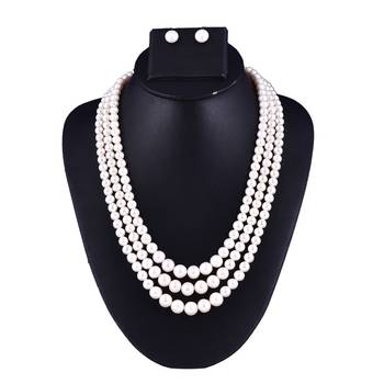 White pearl necklaces 2
